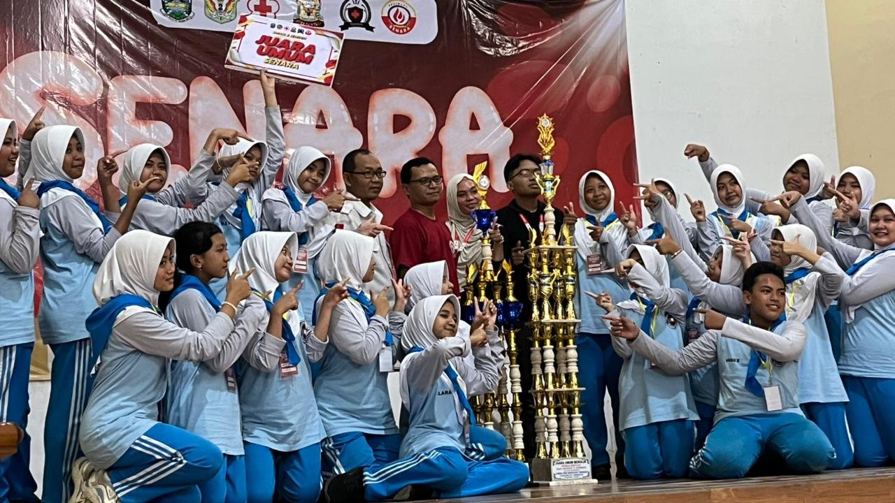 PMR Madya SMPN 4 Jember Raih Juara Umum Lomba Senara 2025