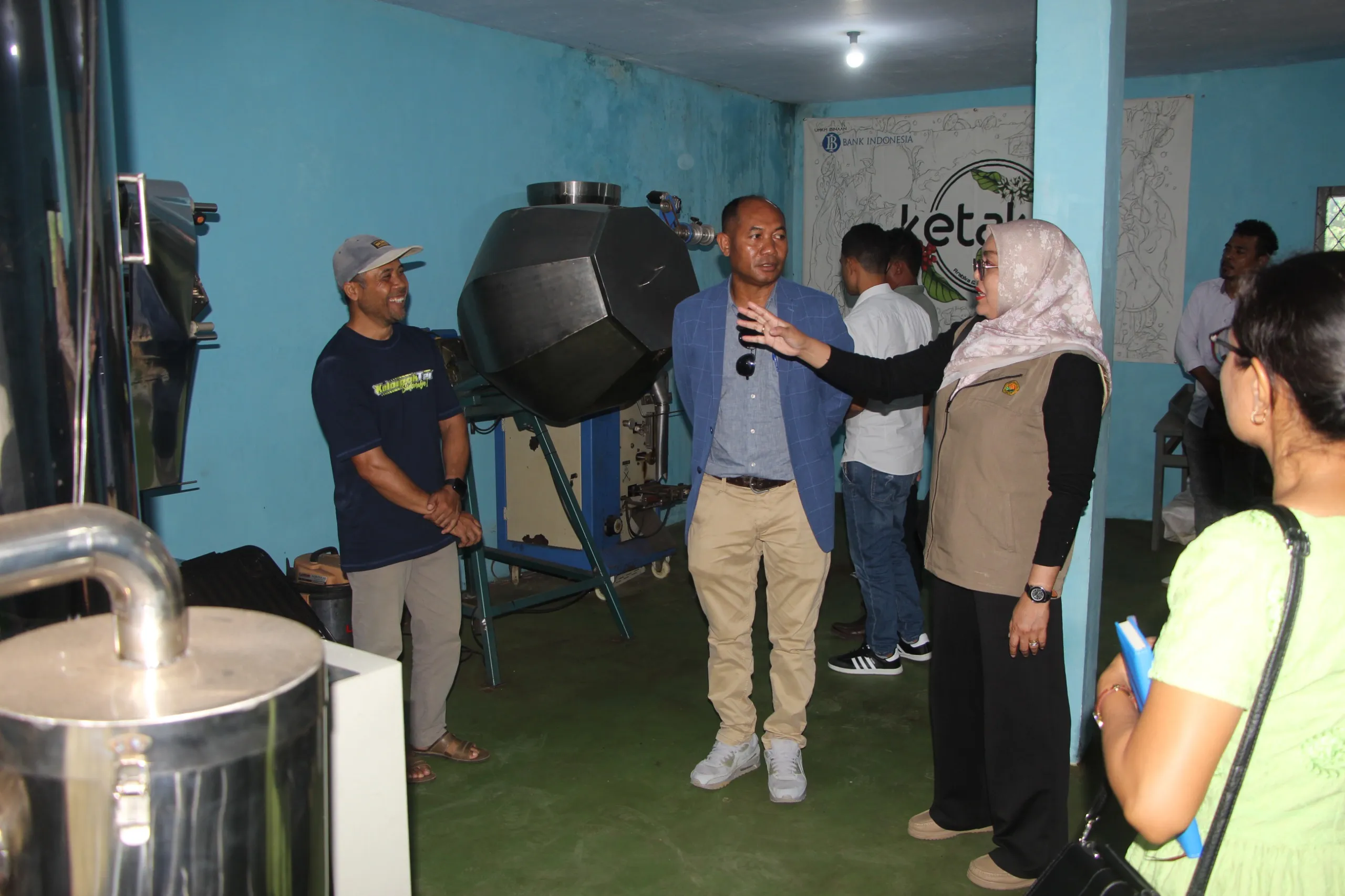 Koperasi Ketakasi Ubah Stigma, Anak Muda Sidomulyo Bangga Jadi Petani Kopi