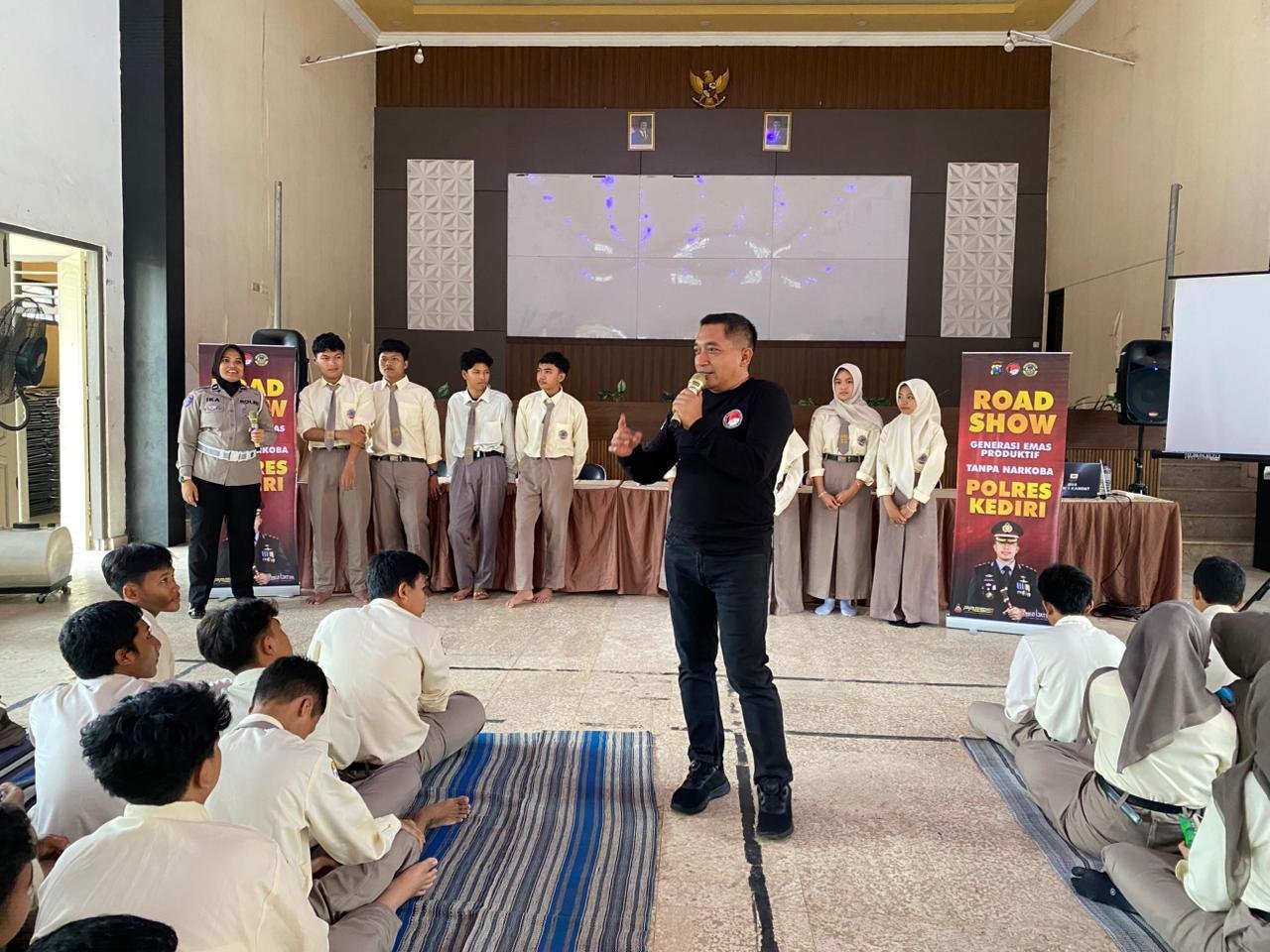 Polres Kediri Gelar Roadshow “Generasi Emas Tanpa Narkoba”