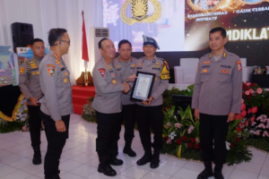 Bhabinkamtibmas Inspiratif Bojonegoro Terima Anugerah Internasional Kepolisian