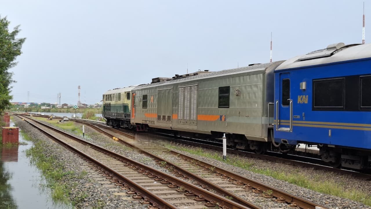 Banjir Semarang Ubah Rute KA Pandalungan dan Blambangan