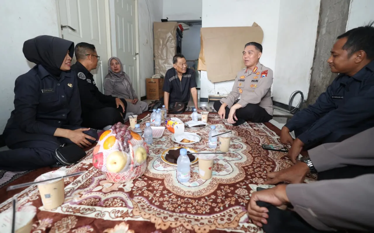 Hari Jadi ke-74 Humas Polri Polda Jatim Anjangsana Purnawirawan