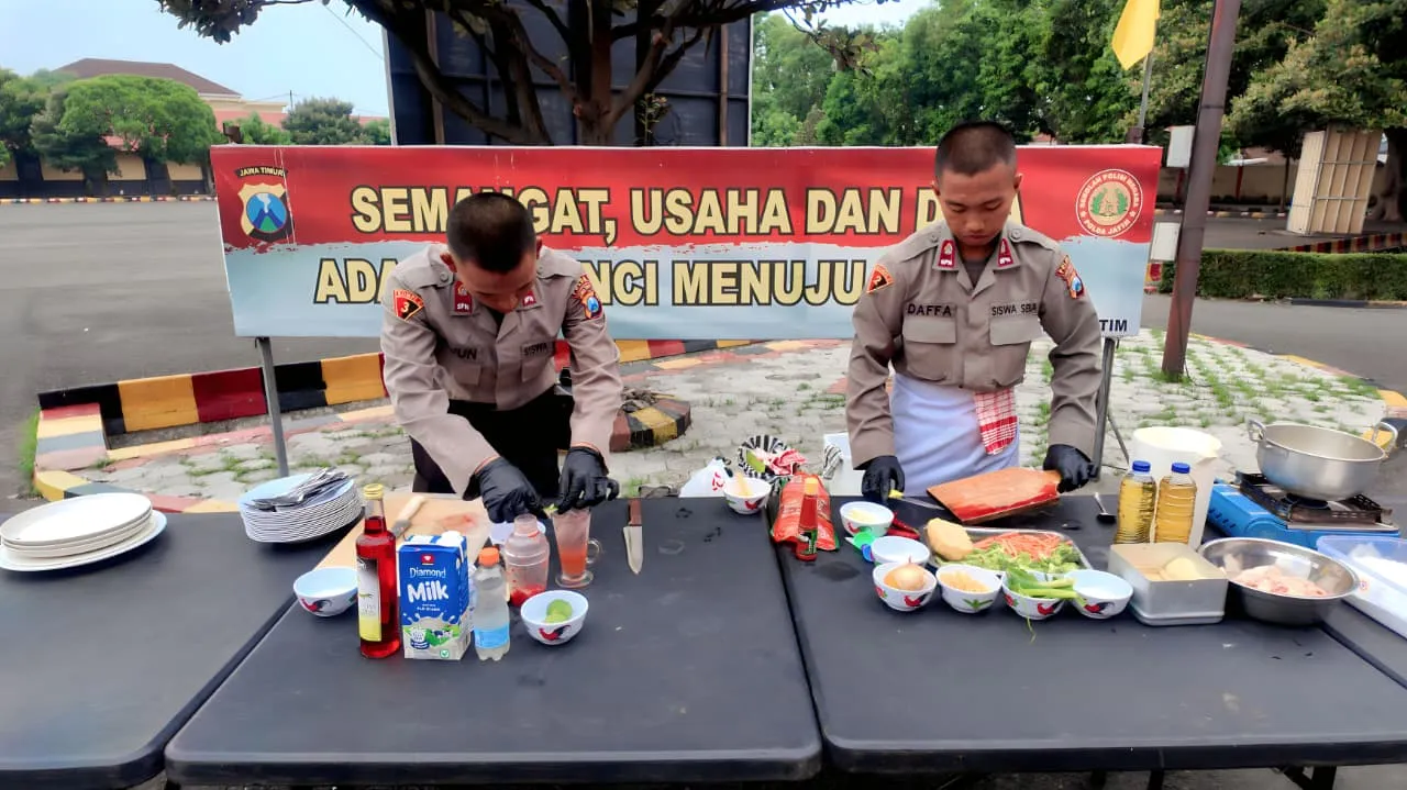 Siswa Bakomsus Tata Boga SPN Polda Jatim Pamer Keahlian