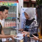 Polije Gelar Jalan Sehat dan Minum Susu Serentak