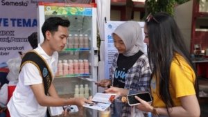 Polije Gelar Jalan Sehat dan Minum Susu Serentak