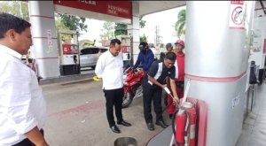 Polisi Sidak SPBU Bondowoso Tindak Lanjuti Keluhan BBM Campur Air