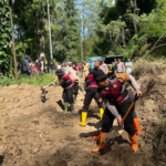 Polres Batu Tangani Longsor Ngantang Akses Malang Blitar Pulih