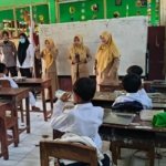 Pelajar Sambut Senyum Ceria Program Makan Bergizi Gratis Polres Ngawi