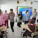 Kapolri Tinjau SMP Bhayangkari Karanganyar Wujudkan Generasi Emas