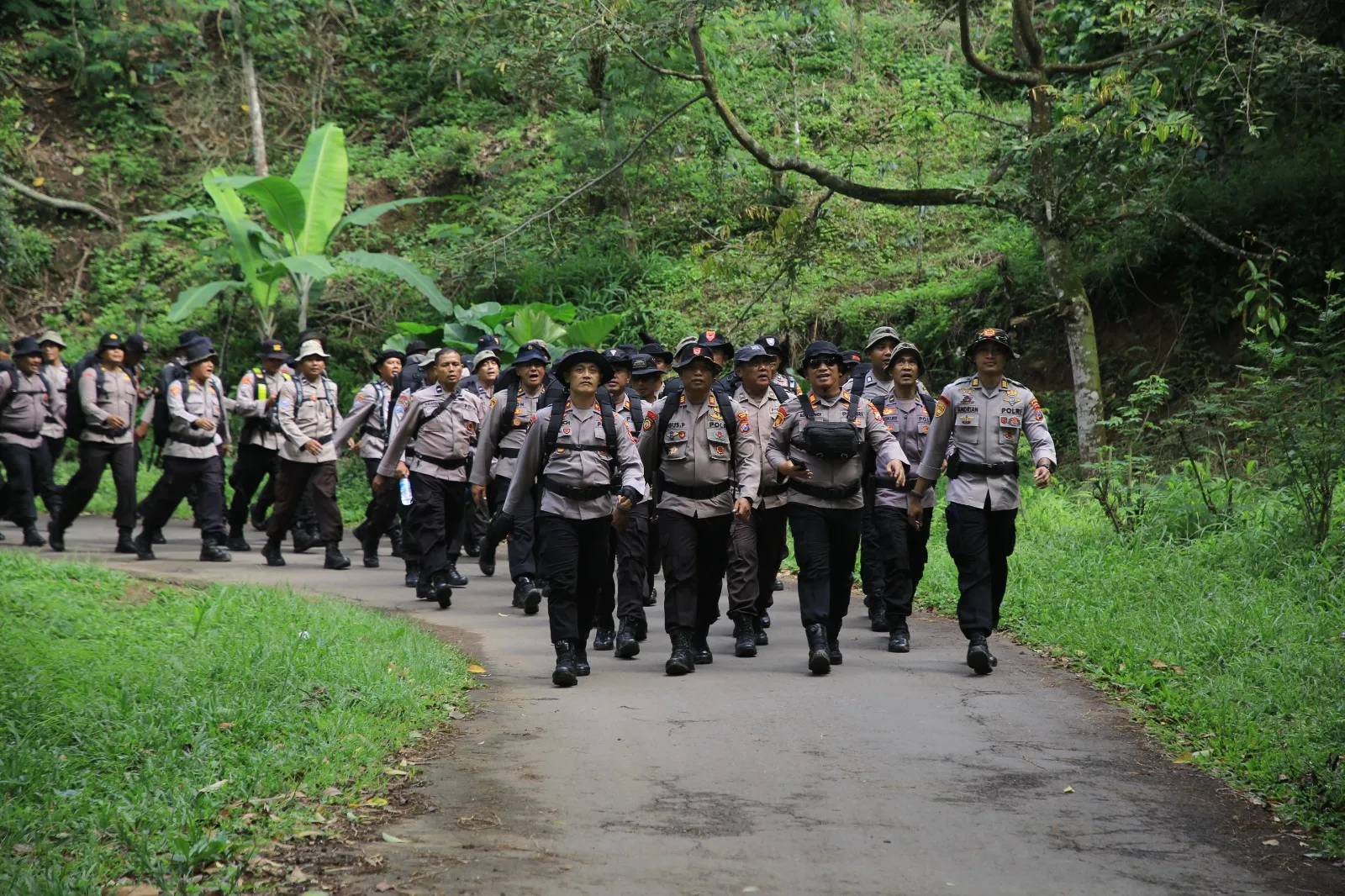 Sambut HUT Brimob Polres Madiun Napak Tilas ke Monumen Sakip-Sanali