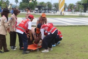 PMI Jember Sigap Tangani Peserta Pingsan di Upacara Hari Pahlawan