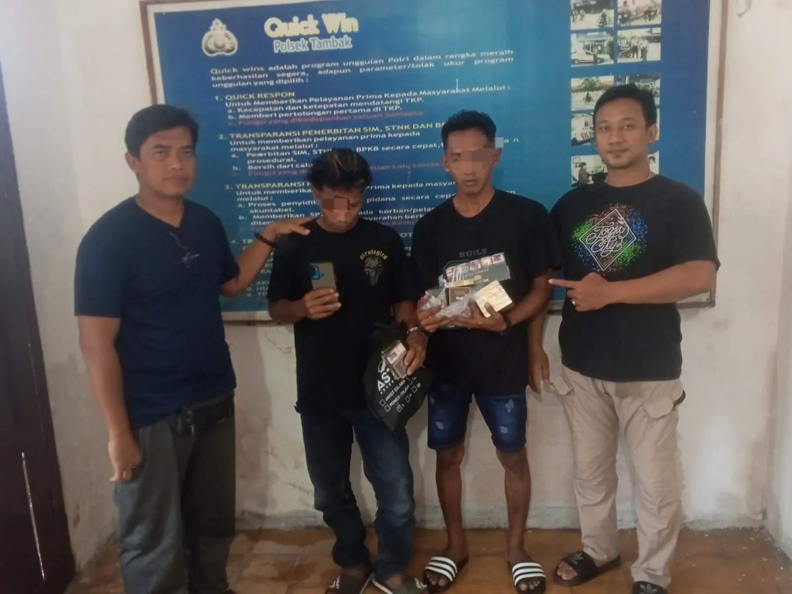 Berbekal CCTV Polsek Tambak Ringkus Dua Pelaku Curat Toko di Gresik