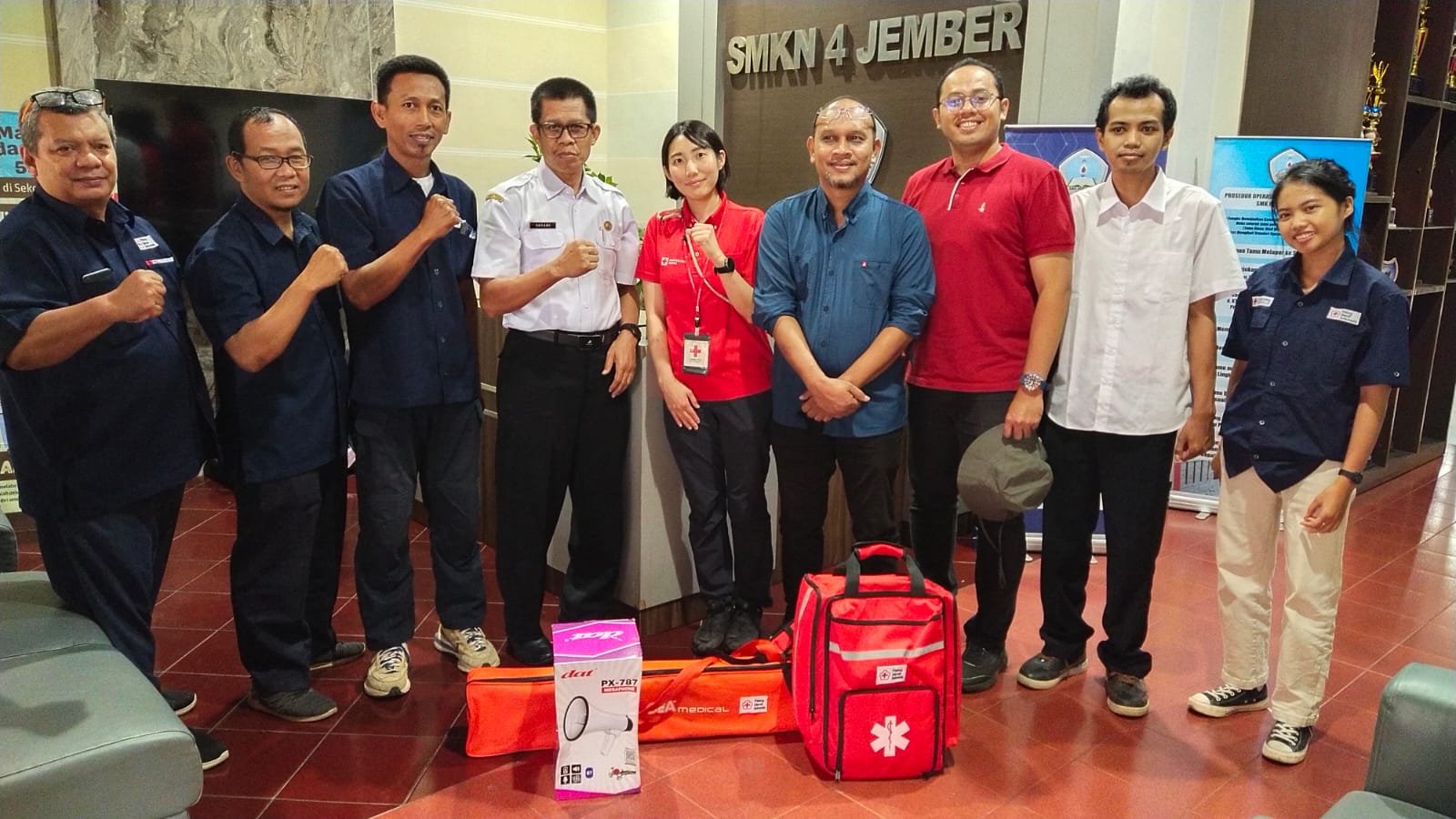 SMKN 4 Jember Terima Bantuan Siaga Bencana dari JRCS dan PMI