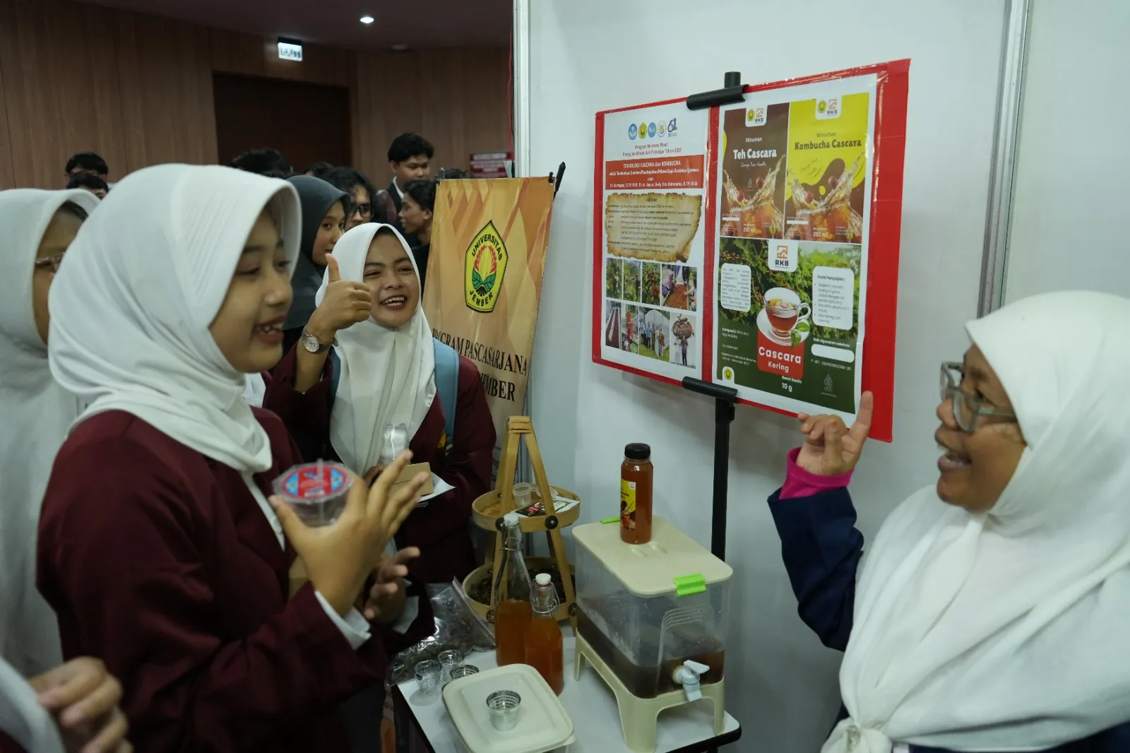 Showcase dan Kolokium UNEJ 2025 Tampilkan Inovasi dan Gaet Ratusan Siswa