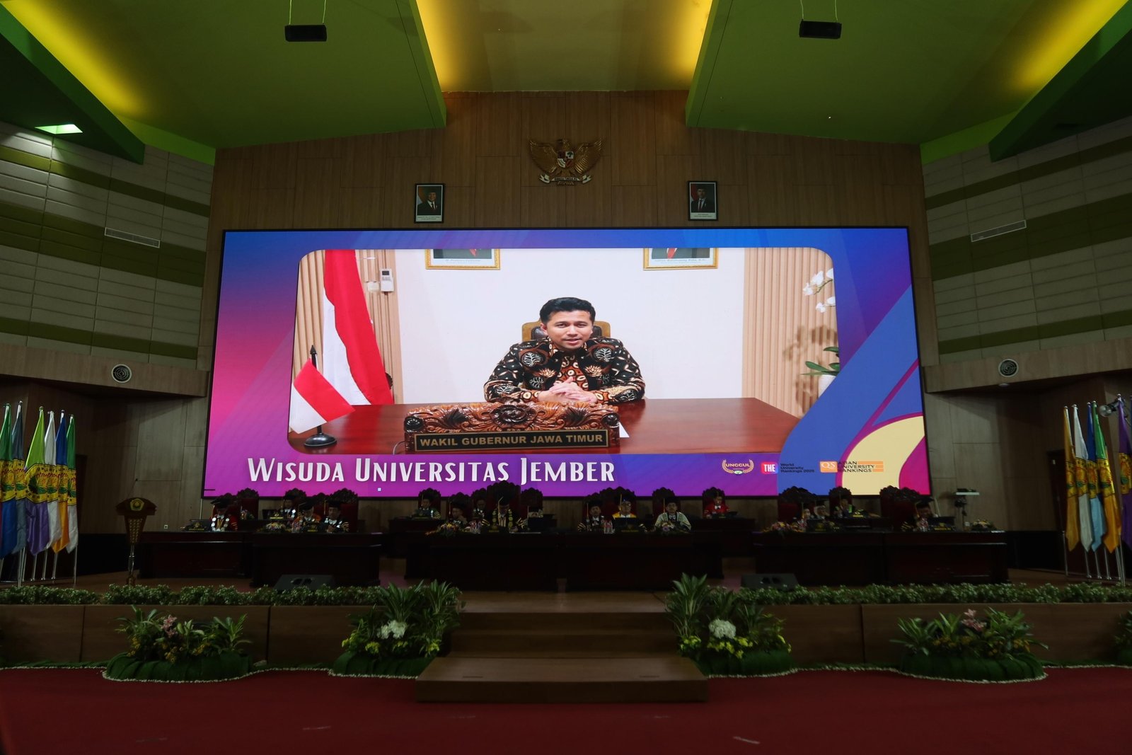 Wagub Jatim Gaungkan Merdeka Berkarya dalam Wisuda Spesial Dies Natalis ke-61 UNEJ