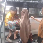 Siswi SD Temukan Nenek Hilang di Kantor Liposos Jember, Suasana Haru Pecah