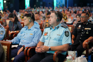 Wujudkan Keamanan Global 7 Atpol Negara Sahabat Hadiri Apel Kasatwil Polri 2025