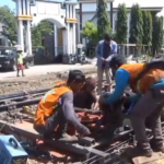 Jelang Nataru, PT KAI Daop 9 Perkuat Prasarana Rel untuk Kelancaran Perjalanan Kereta