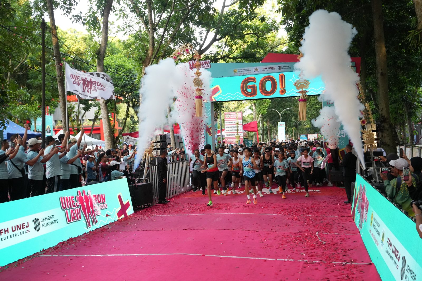 2.230 Pelari Padati UNEJ Law Run 2025, Suarakan Semangat Keadilan