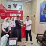 PMR SMPN 1 Jember Salurkan Bantuan untuk Korban Bencana Sumatera