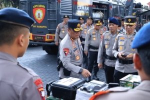 Polri Kerahkan Pasukan dan Kendaraan Lintas Ganti untuk Tanggap Bencana Sumatera