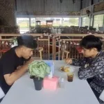Rumah Makan di Jember Berikan Makan Gratis untuk Mahasiswa Terdampak Bencana Sumatera