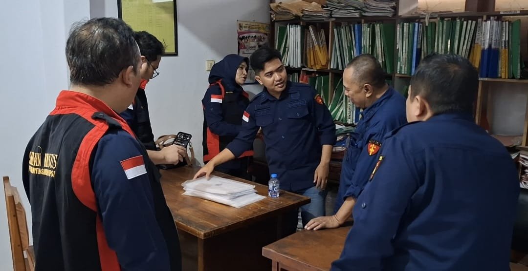 Kejari Jember Geledah Sekolah Usut Korupsi Anggaran BOS