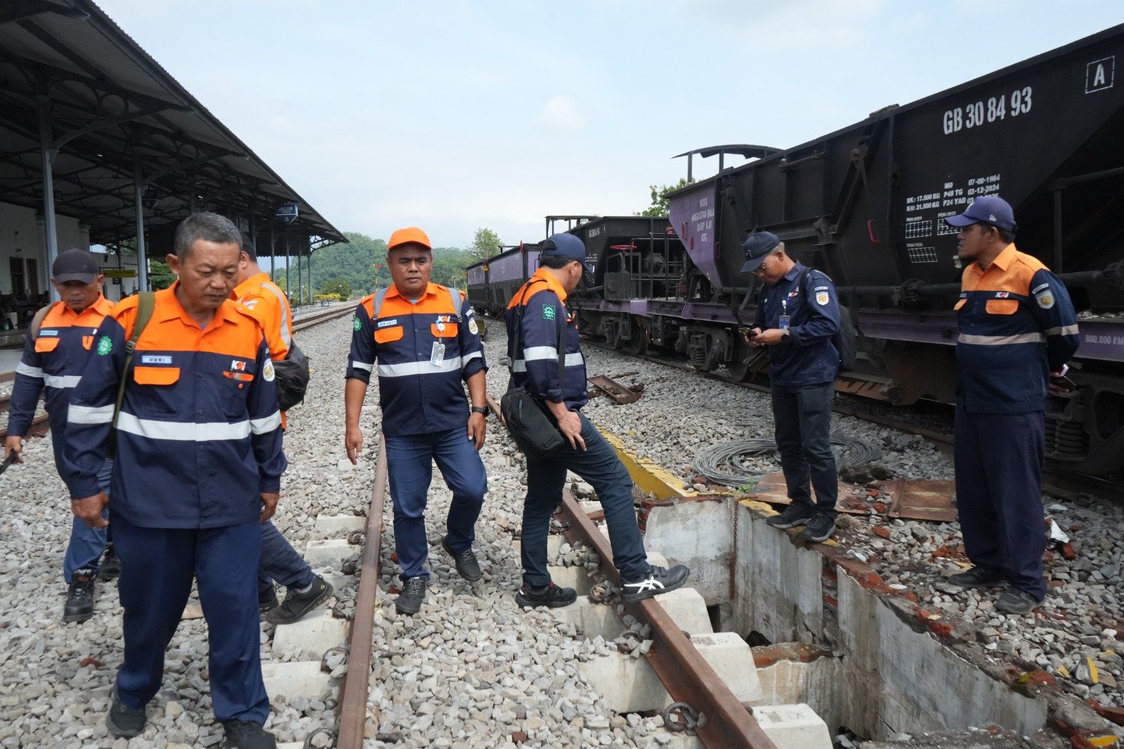 KAI Daop 9 Jember Kerahkan Lori Dresin dan 108 Petugas Ekstra Jelang Nataru