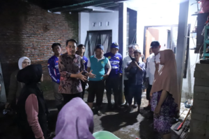 Gus Fawait Tinjau Lokasi Banjir Dini Hari, Soroti Perumahan di Bantaran Sungai