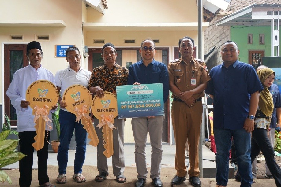 PTPN I Regional 5 Salurkan TJSL Rp207,6 Juta untuk Perbaikan Hunian di Jember