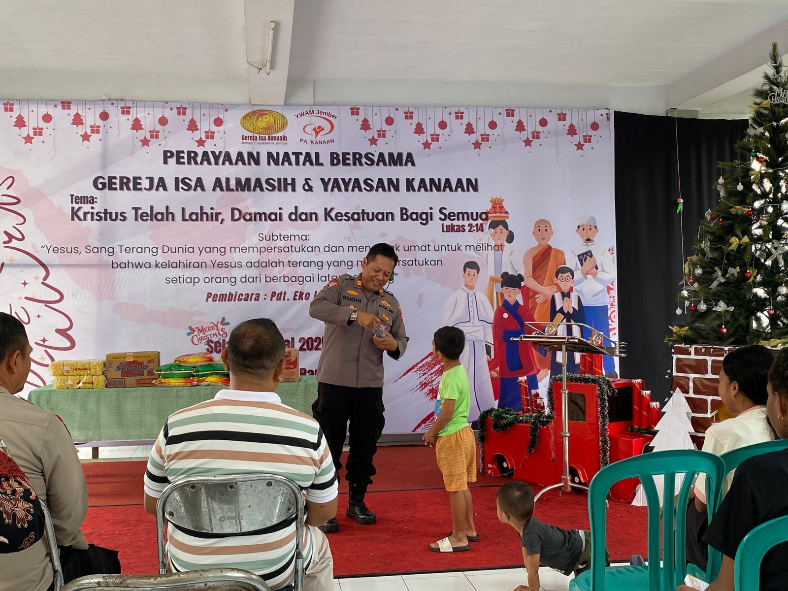 Jelang Natal, Polres Jember Berbagi Kasih di Panti Asuhan Kanaan