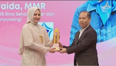 dr. Faida Raih Penghargaan Wonder Mom Awards 2025 Metro TV
