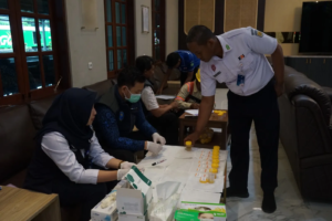 Jamin Keselamatan Nataru, KAI Daop 9 Jember Gelar Tes Urin Mendadak