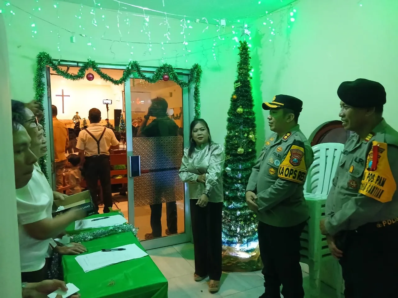 Polres Pelabuhan Tanjung Perak Sterilisasi Gereja Jelang Natal