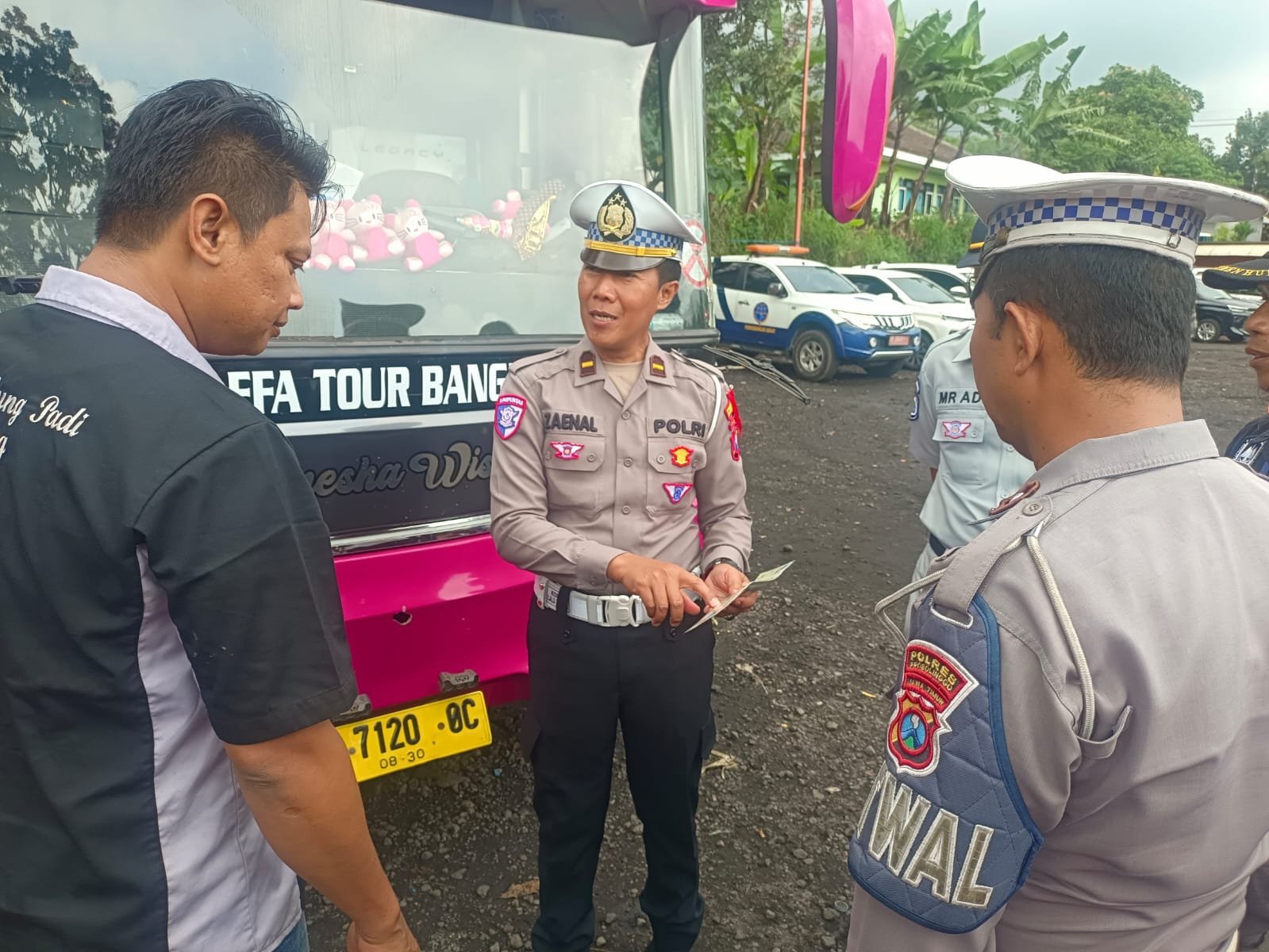 Polres Probolinggo Gelar Ramp Check Gabungan Angkutan Pariwisata Nataru 2025–2026
