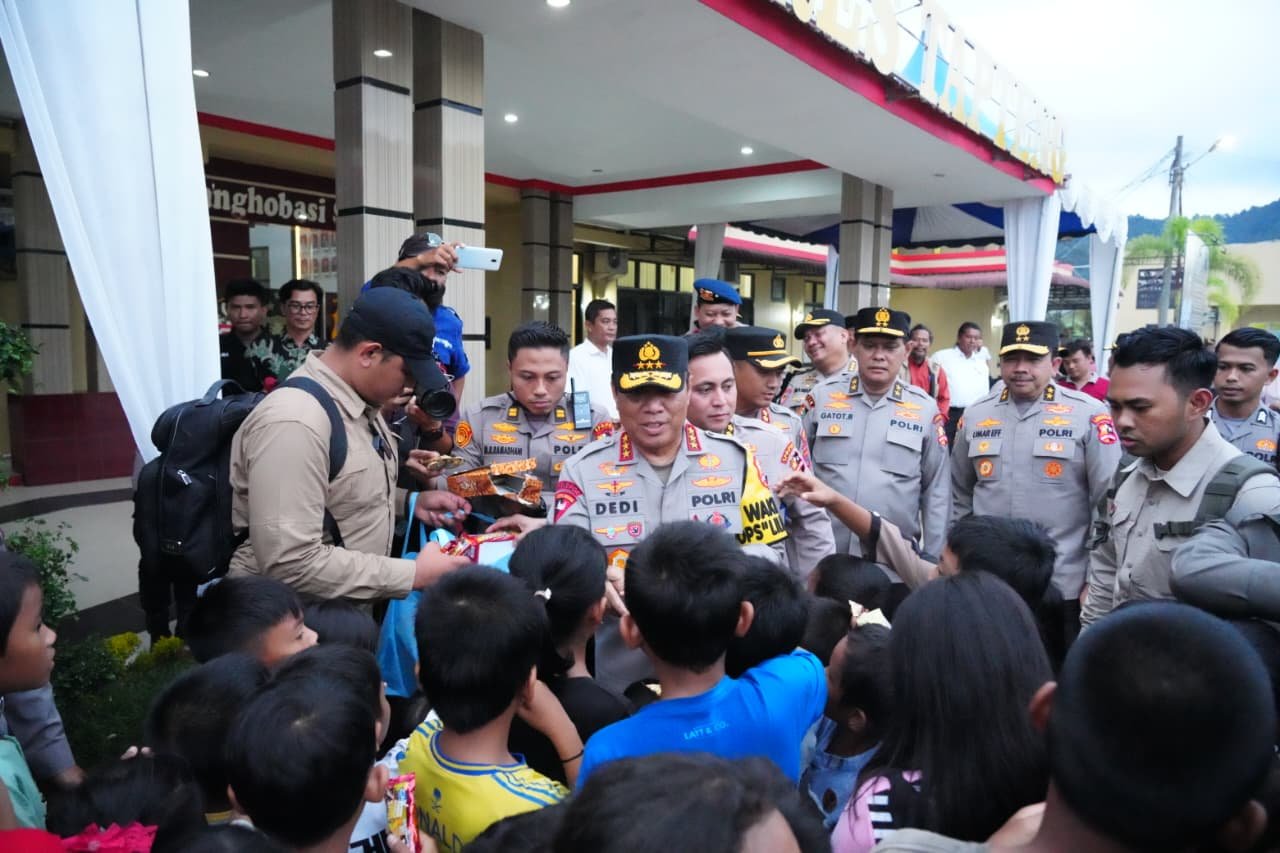 Wakapolri Tinjau Tapanuli Tengah, Fokus Buka Akses Terisolir dan Distribusi Air Bersih