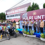 Wakapolri Tinjau Distribusi 200 Paket Sembako untuk Korban Bencana Padang Pariaman