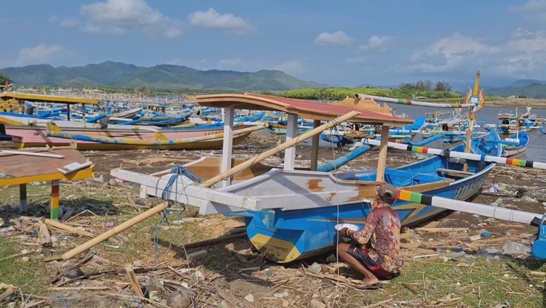 Angin Kencang dan Ombak Besar, Ratusan Nelayan Payangan Jember Takut Melaut