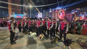 Satuan K-9 Baharkam Polri Amankan Perayaan Tahun Baru di Bundaran HI