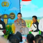 Panen Raya Jagung di Bekasi, Kapolri Salurkan Alsintan dan Sembako