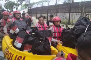 SAR Polri Tangani Banjir Cakung dan Dirikan Dapur Lapangan