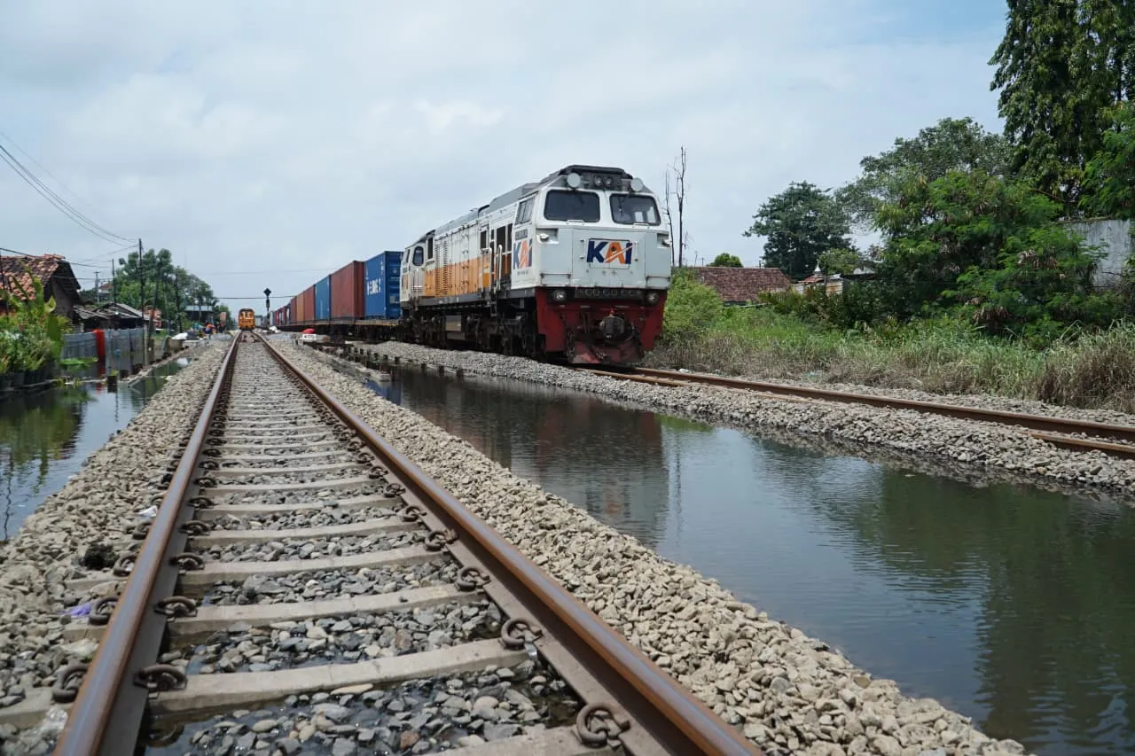 Operasional Pulih Kedatangan KA Pandalungan di Jember Berangsur Normal