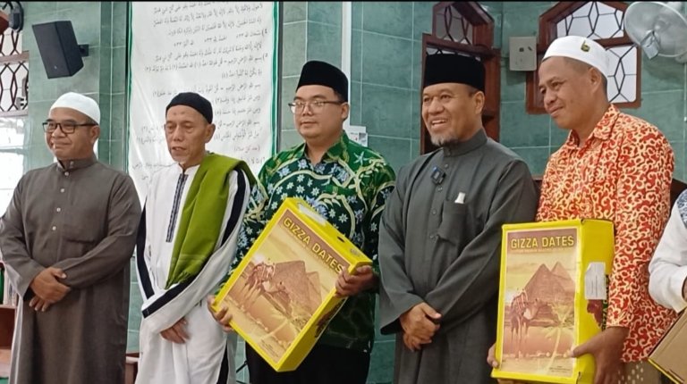 Ponpes Al Ishlah Bagikan 4,5 Ton Kurma Gratis di Bondowoso