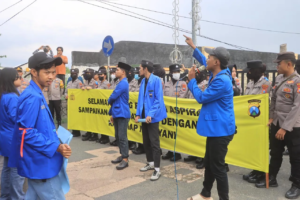 Polres Probolinggo Kawal Aksi Damai PC PMII