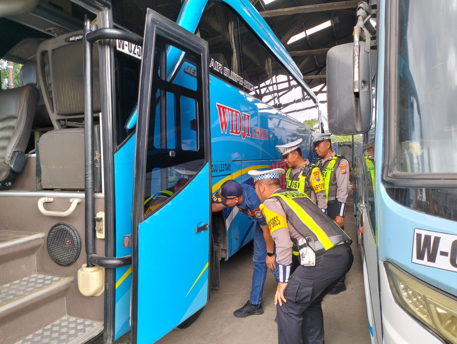 Polres Lamongan Ramp Check Bus Jemaah Harlah NU