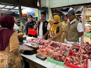 Satgas Saber Polres Bojonegoro dan TPID Sidak Harga Sembako Jelang Ramadan