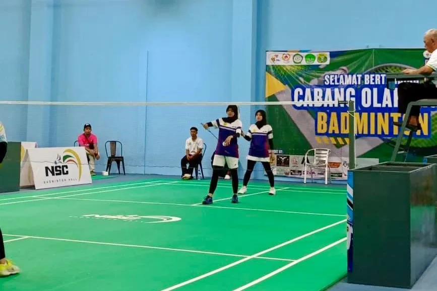 Ganda Putri Badminton UNEJ Sabet Juara Internasional PORNIKES 2026