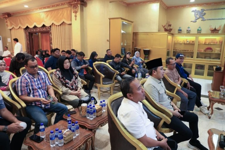 Gus Fawait Ajak Warga Jember Dukung Keenan di Top 13 Indonesian Idol