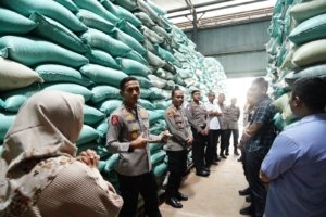 Kapolres Ponorogo Pastikan Stok Jagung di Gudang Bulog Aman