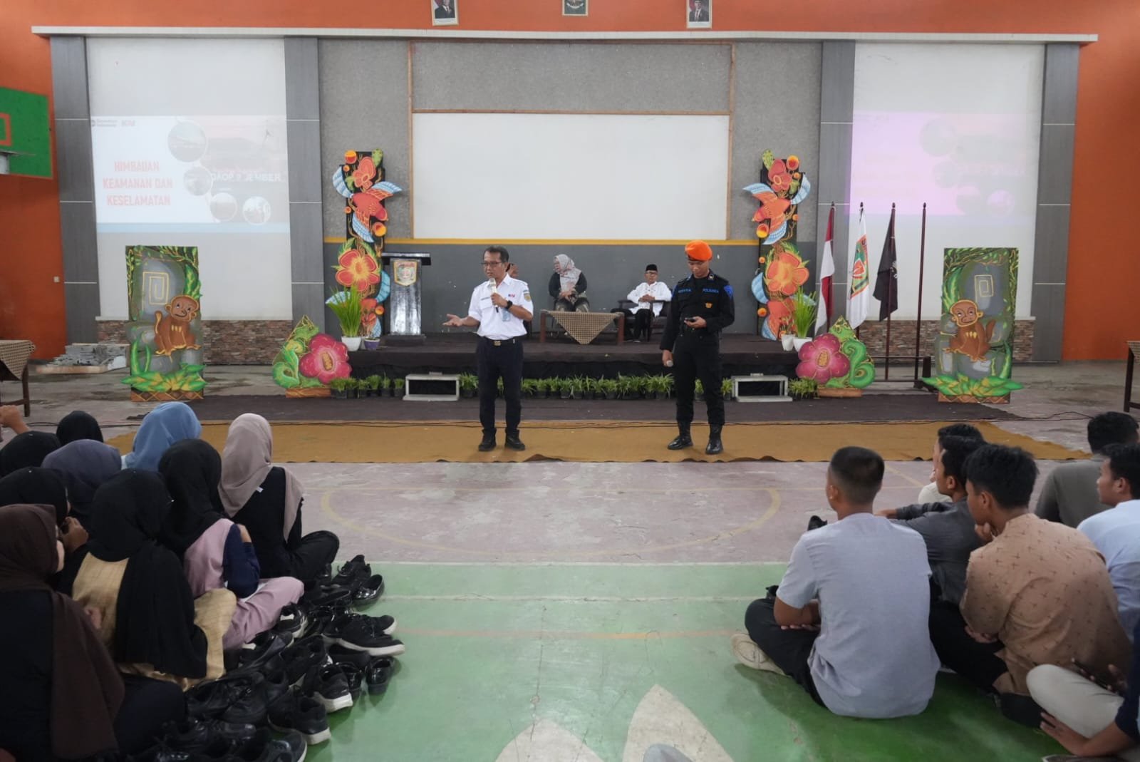 KAI Daop 9 Edukasi 1.000 Siswa SMAN Kalisat Tentang Keselamatan Jalur KA